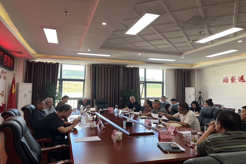 路橋集團召開“共建三十載，同行筑路夢”座談會