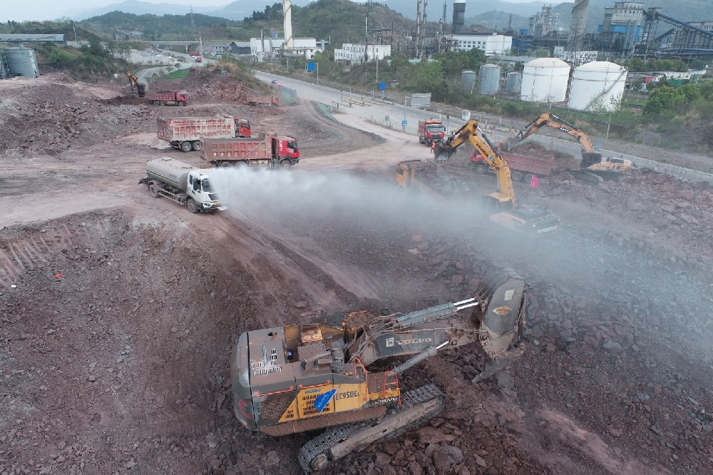 不停工、不斷檔，假期建設(shè)忙！