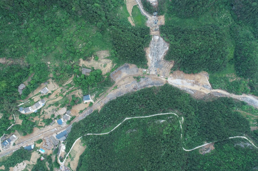 曾榮路改建工程全面提速，跑出建設(shè)“加速度”